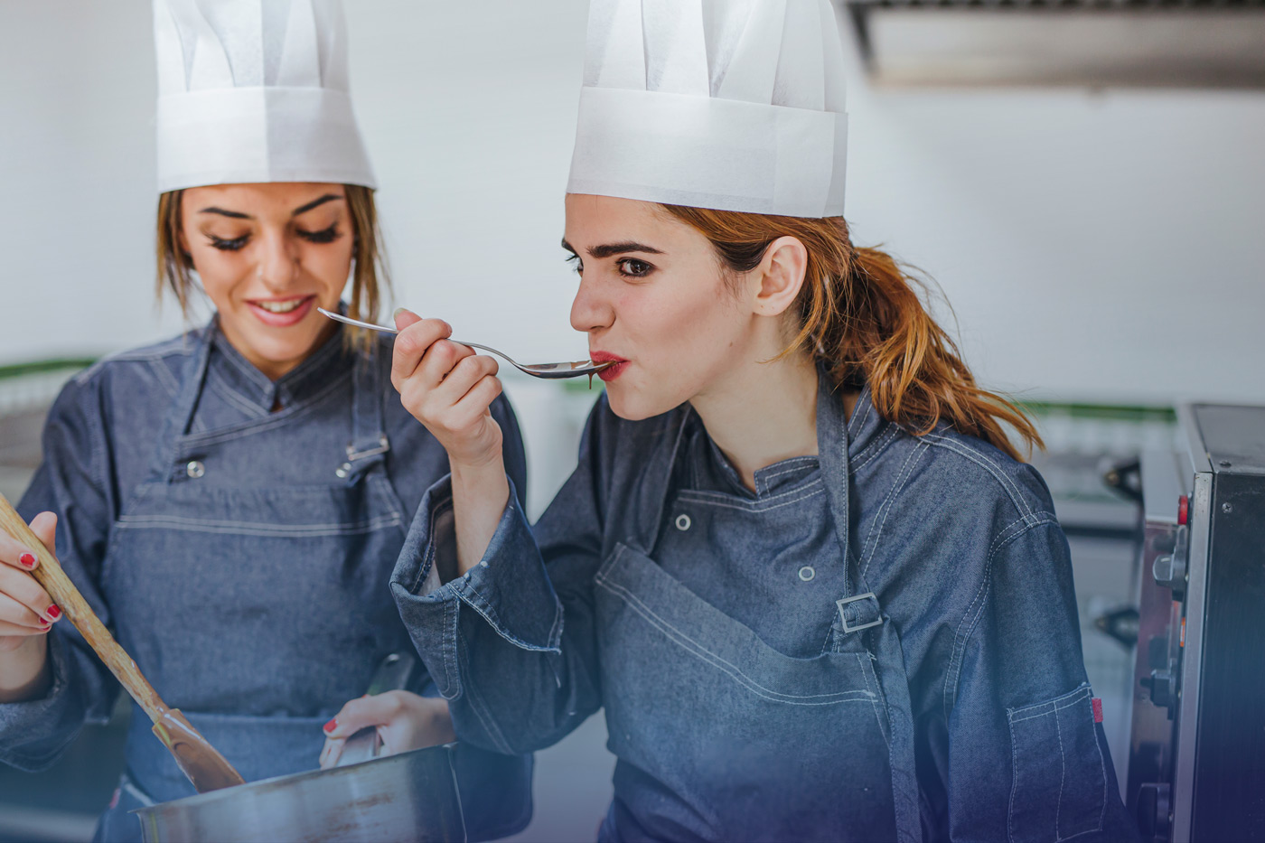 Futuros chef tomando curso para los trabajos de verano.